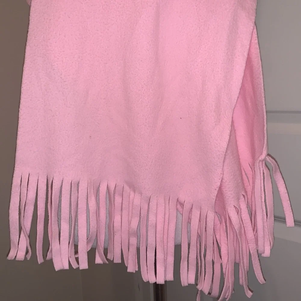 GORGEOUS BRAND NEW WITH TAG MATCHING SCARF AND GLOVES SET